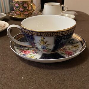 Vintage Floral Blue and Gold Tea Cup